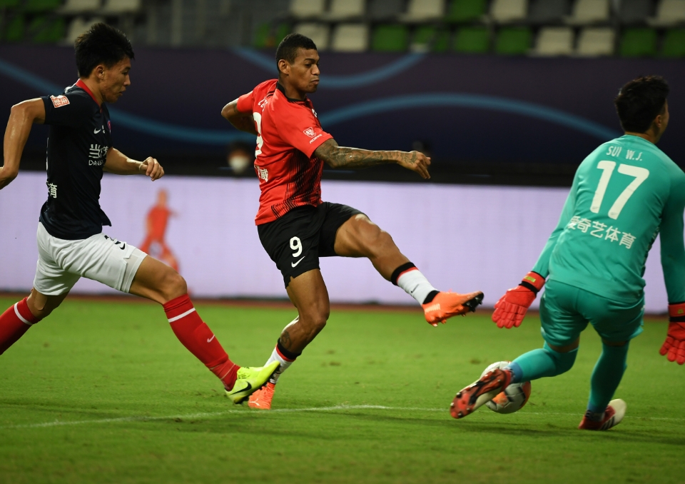 中超球队引进新外援，实力得以提升